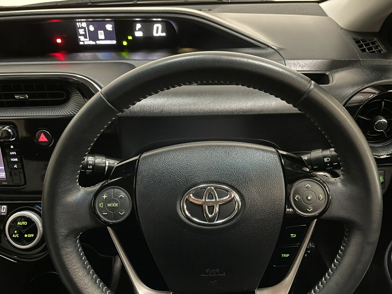 2017 Toyota Prius c Image 9