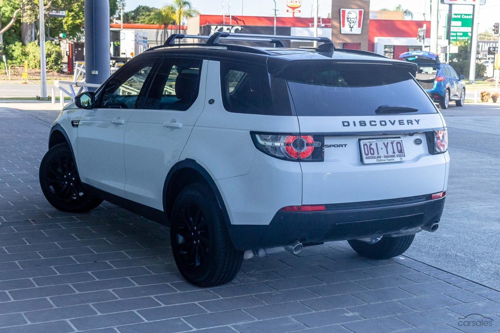2018 Land Rover Discovery Sport Image 2