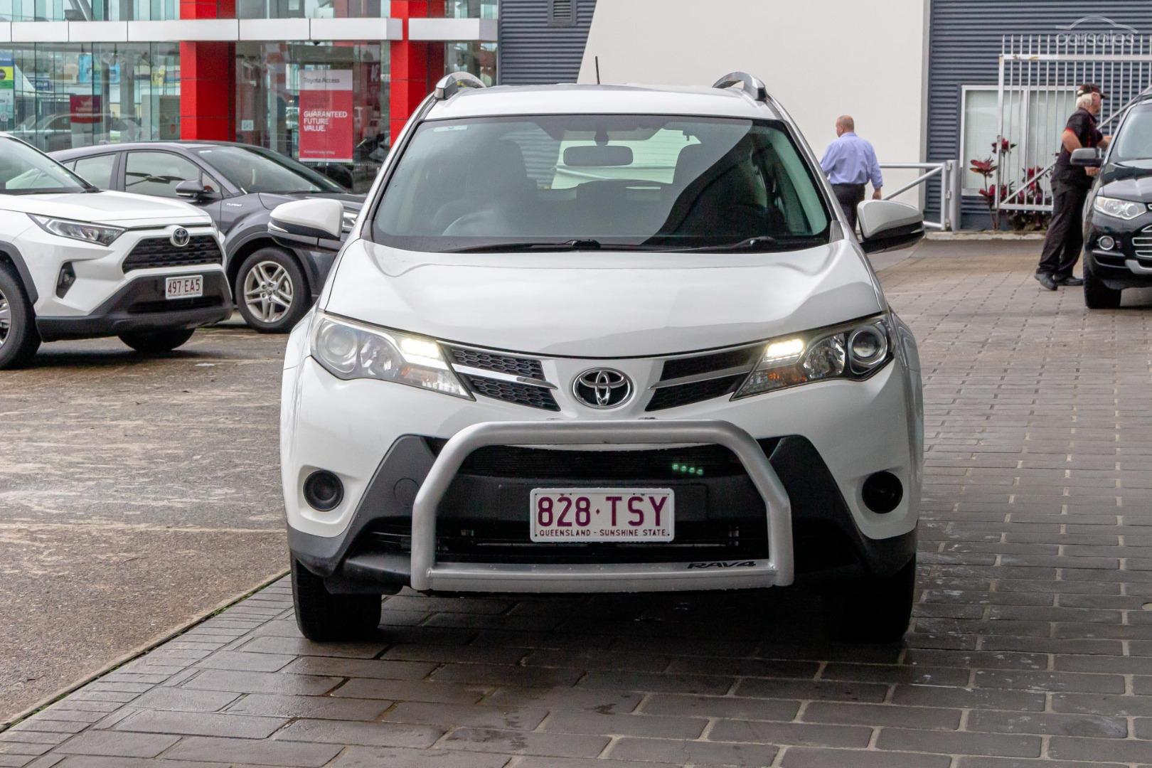 2014 Toyota RAV4 Image 4