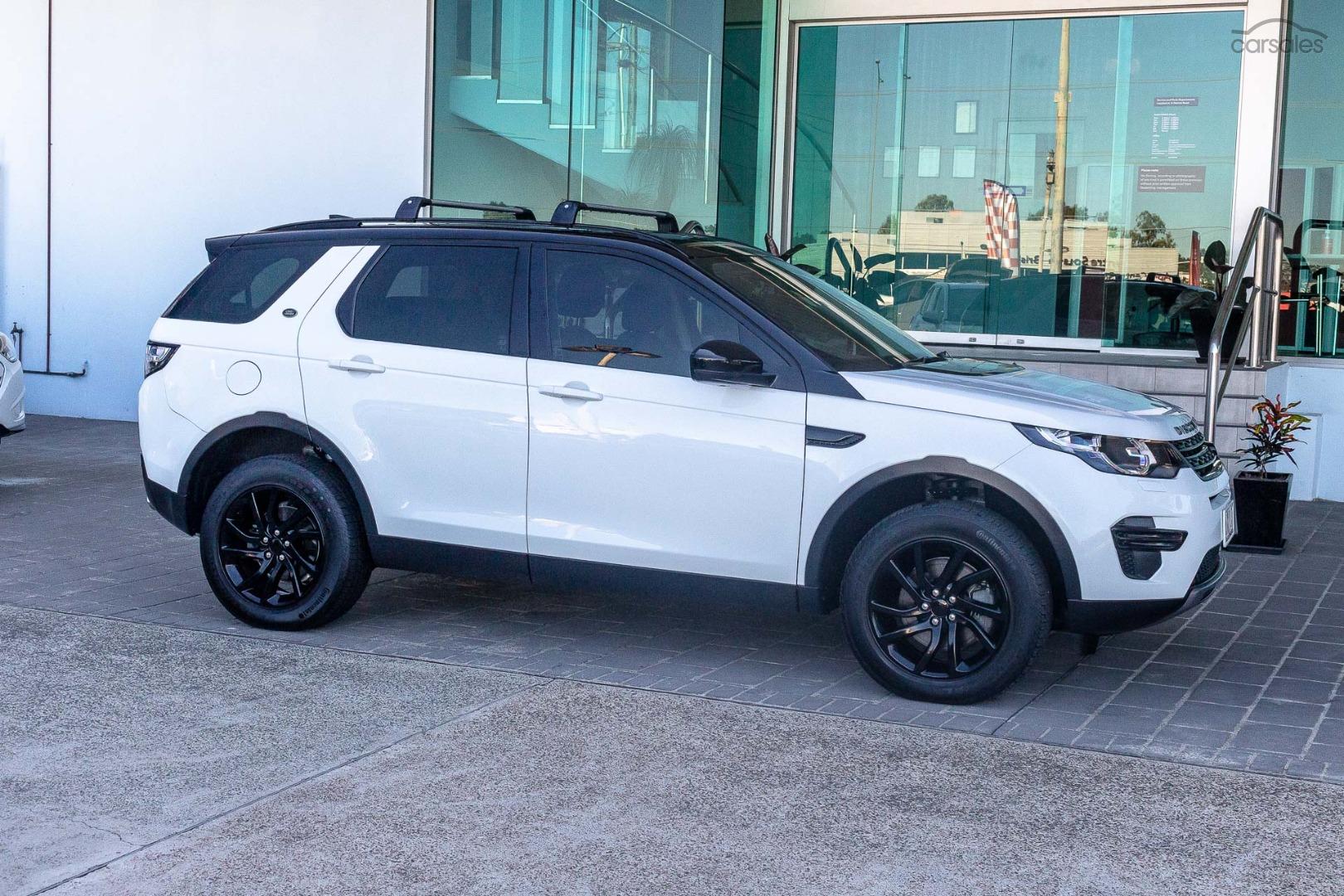 2018 Land Rover Discovery Sport Image 3