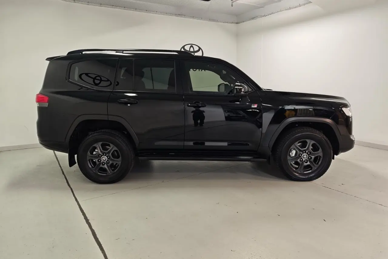 2024 Toyota Landcruiser Gallery Image 4