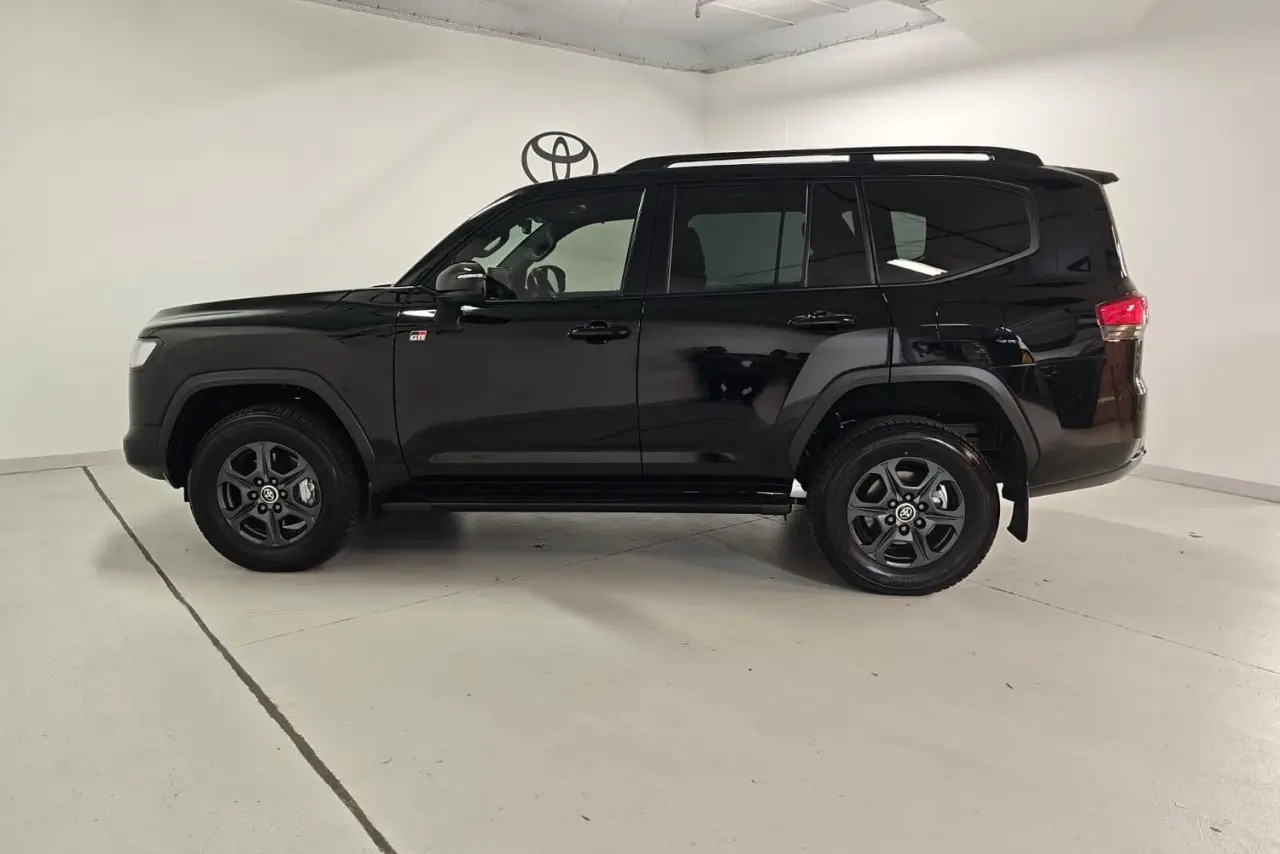 2024 Toyota Landcruiser Gallery Image 8