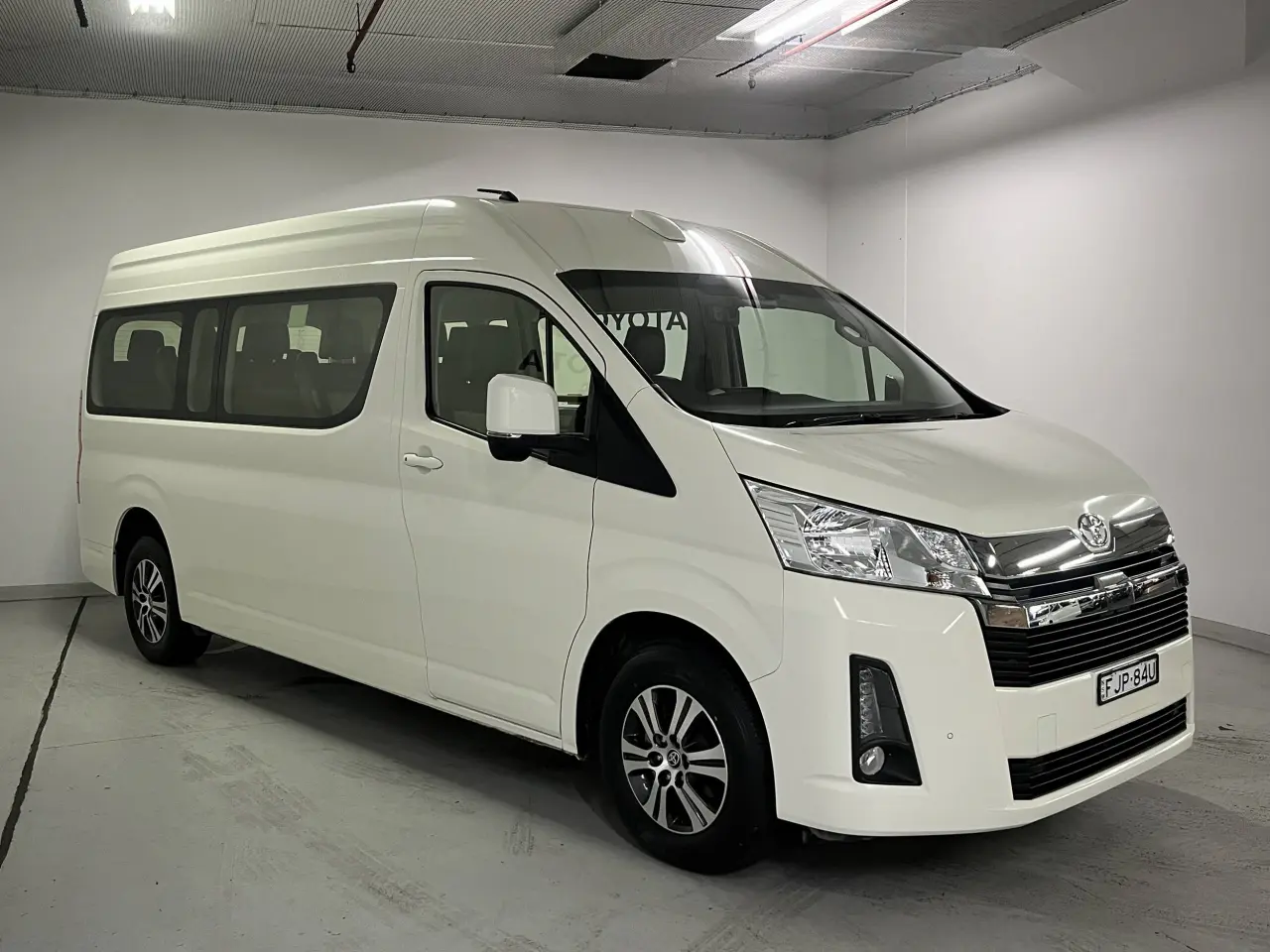 2022 TOYOTA HIACE Image 2