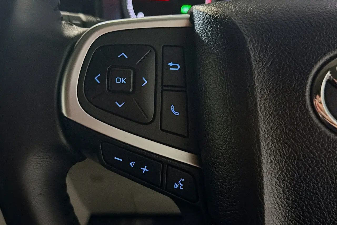 2024 Toyota Hiace Gallery Image 19