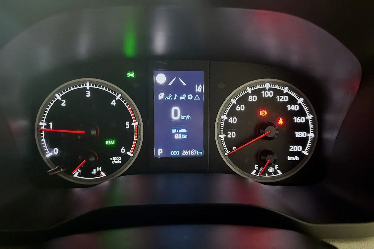 2024 Toyota Hiace Gallery Image 22