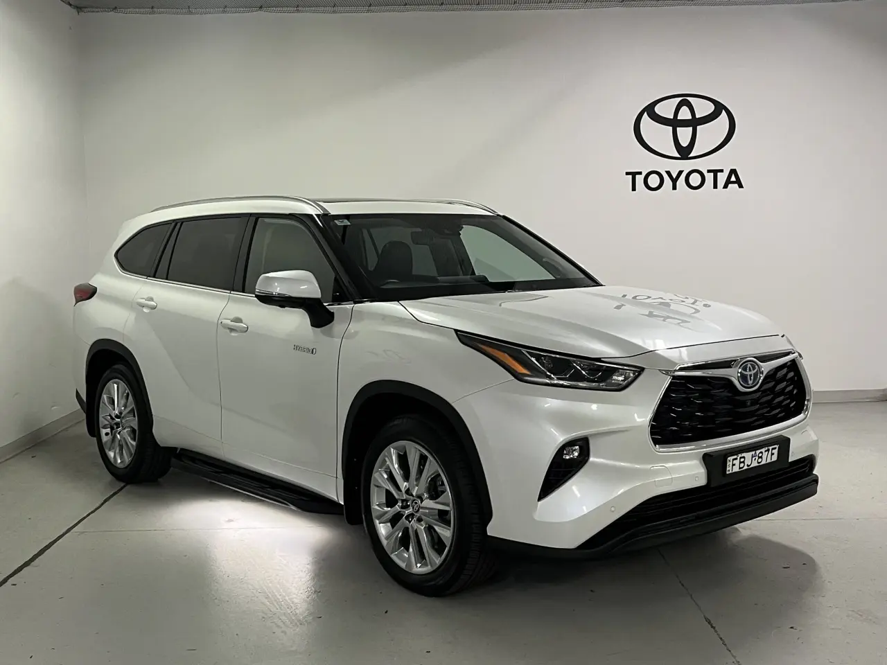 2022 Toyota Kluger Hybrid Gallery Image 2