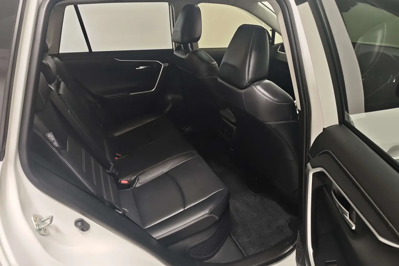 2024 Toyota RAV4 Gallery Image 11