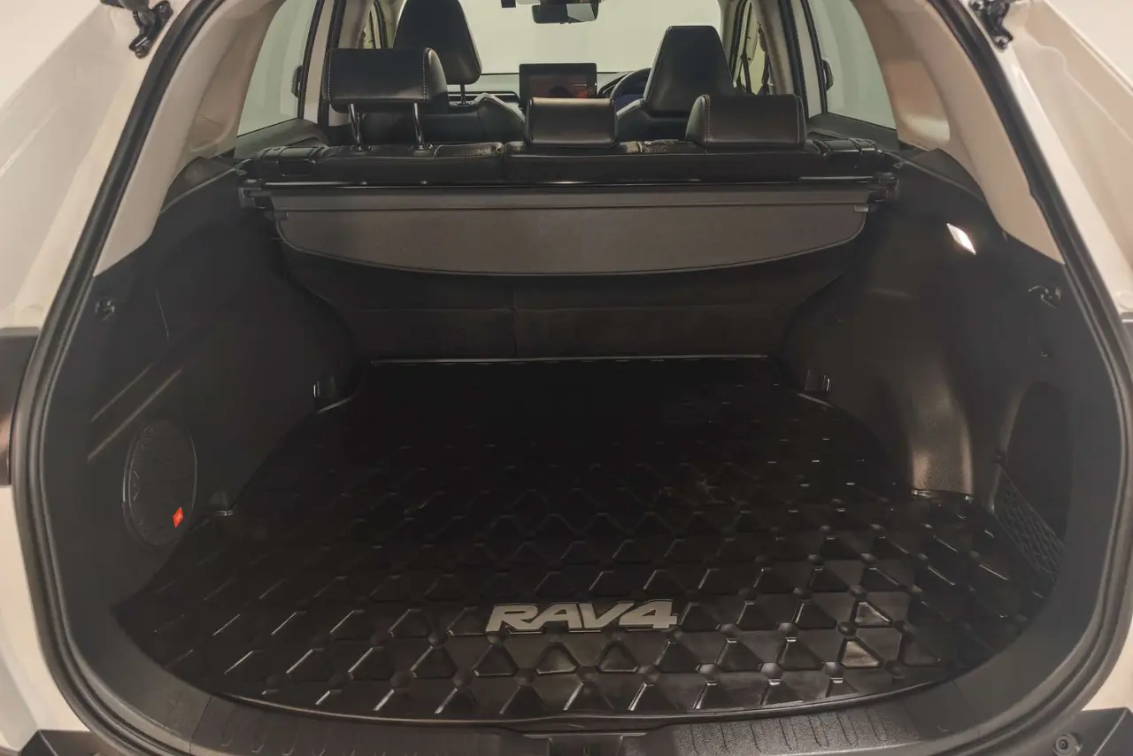 2024 Toyota RAV4 Gallery Image 12