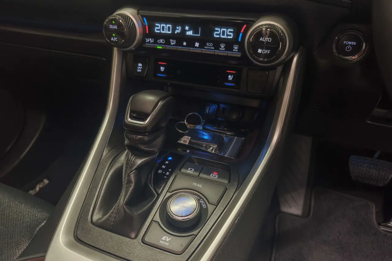 2024 Toyota RAV4 Gallery Image 19