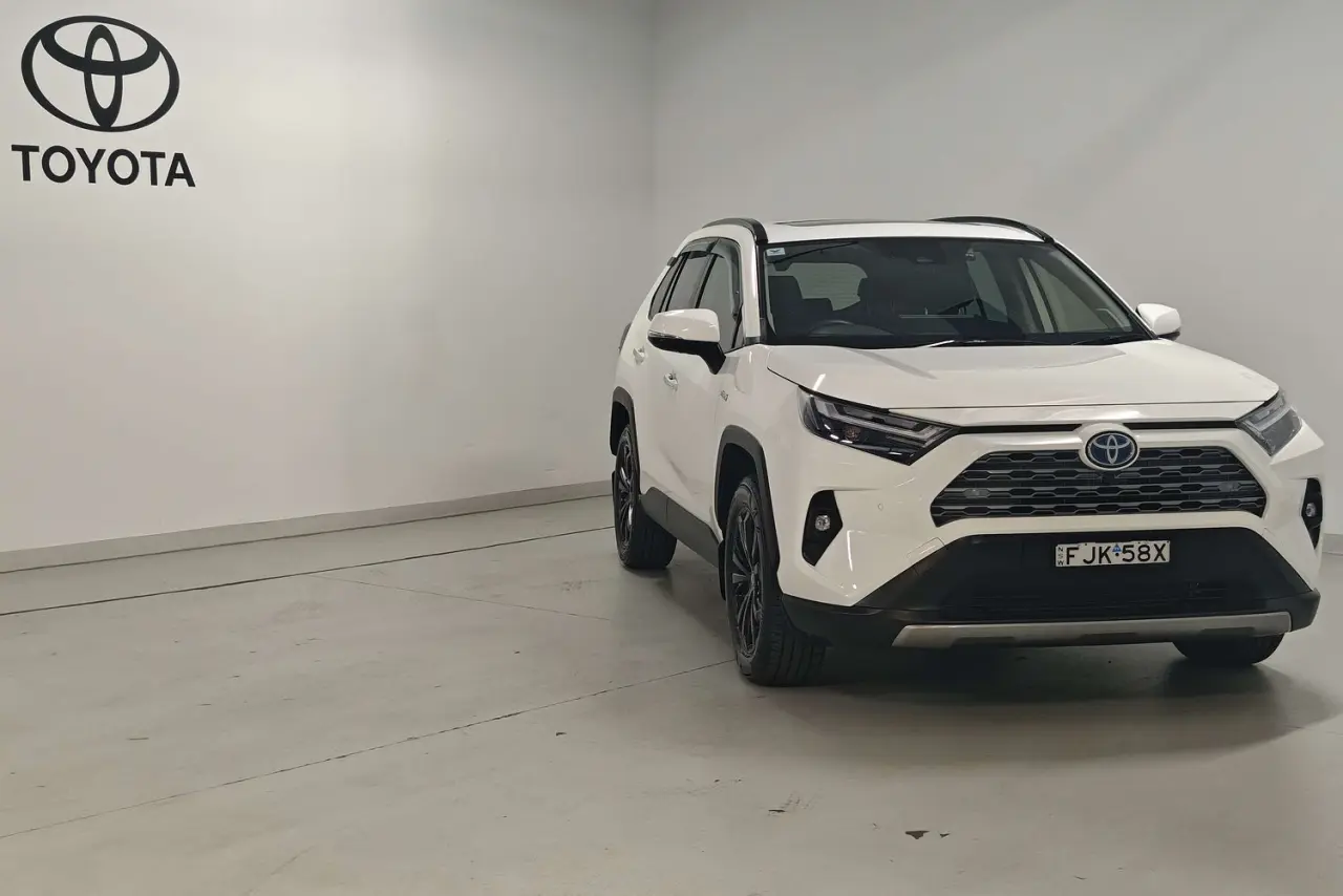 2024 Toyota RAV4 Gallery Image 2