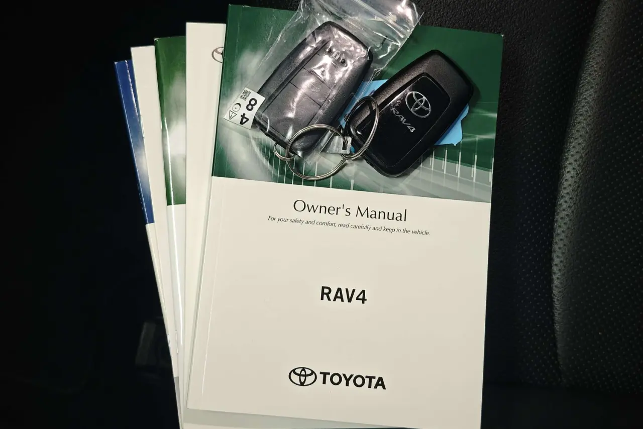 2024 Toyota RAV4 Gallery Image 21