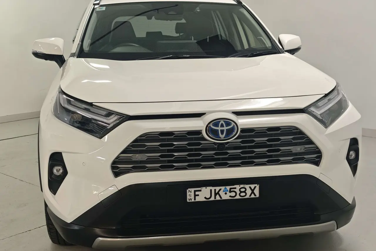 2024 Toyota RAV4 Gallery Image 3