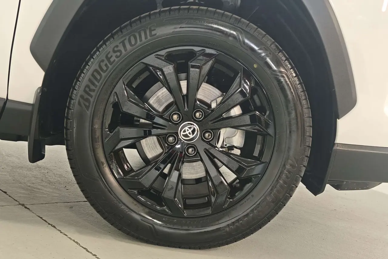 2024 Toyota RAV4 Gallery Image 5