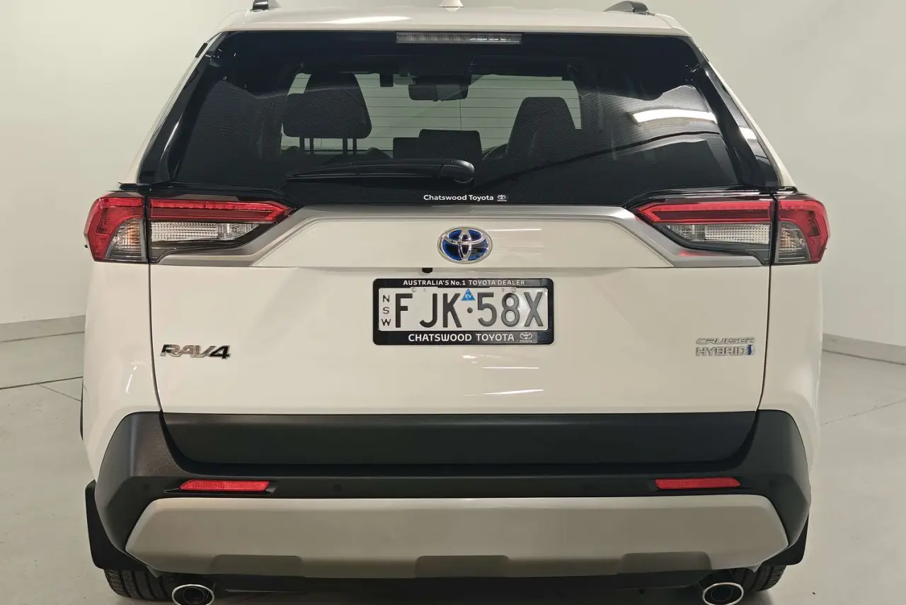 2024 Toyota RAV4 Gallery Image 8