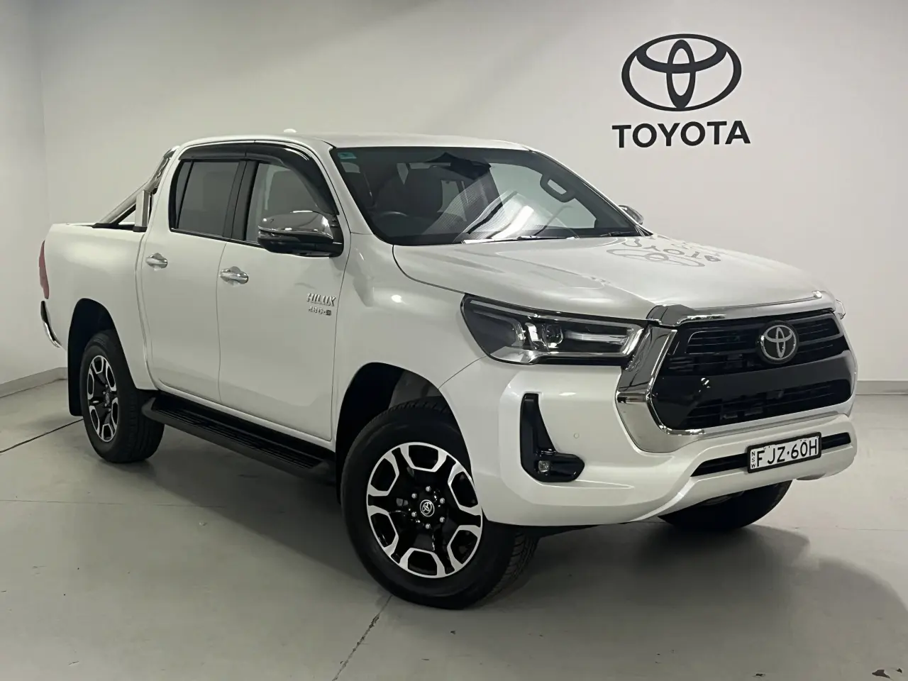 2023 TOYOTA HILUX Image 1