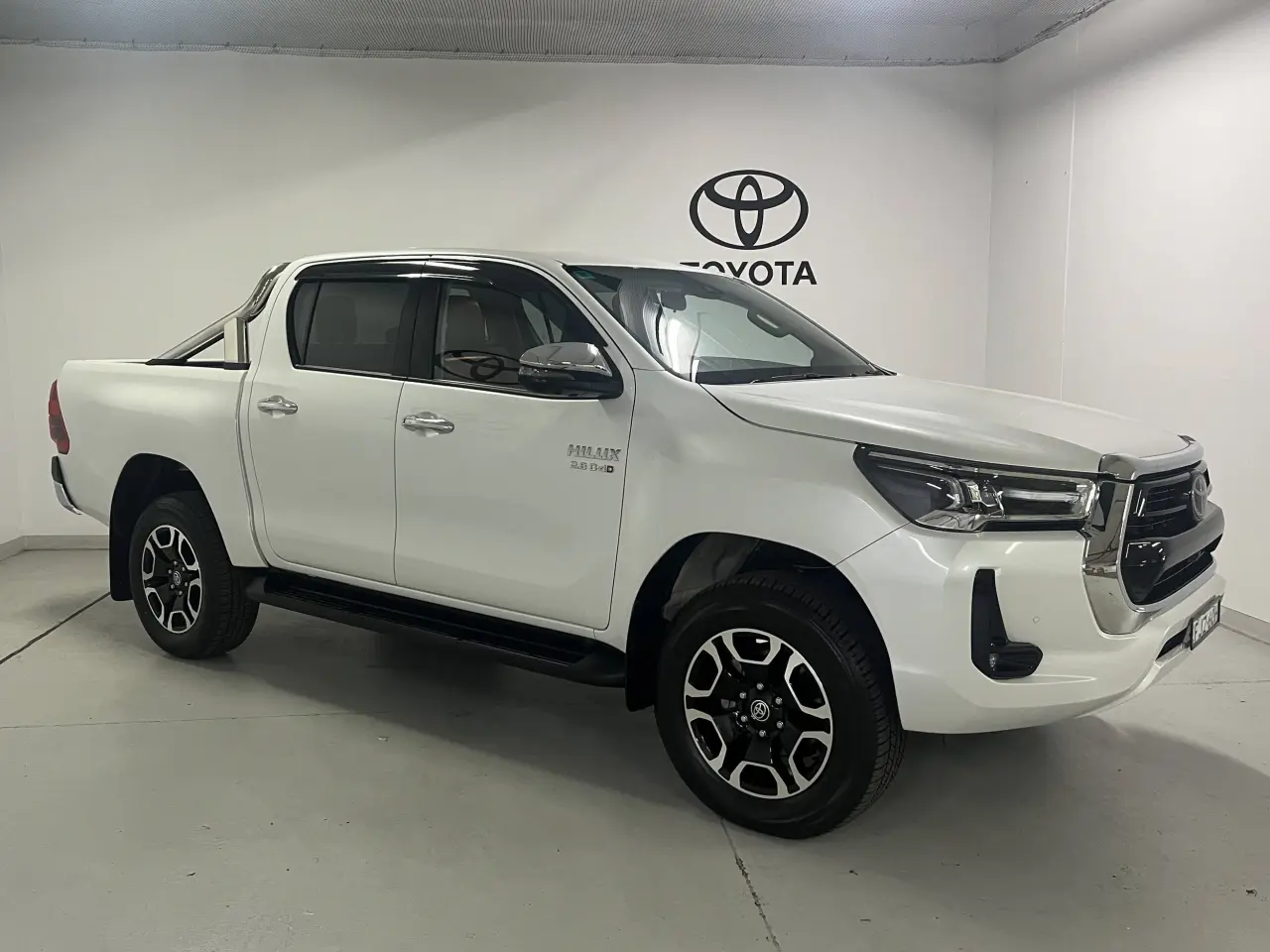 2023 TOYOTA HILUX Image 2