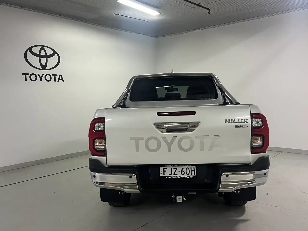 2023 TOYOTA HILUX Image 6