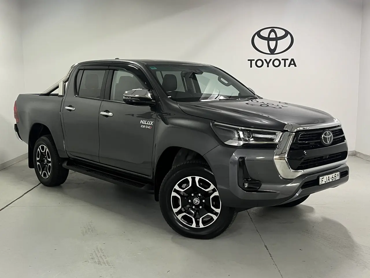 2023 TOYOTA HILUX Image 1