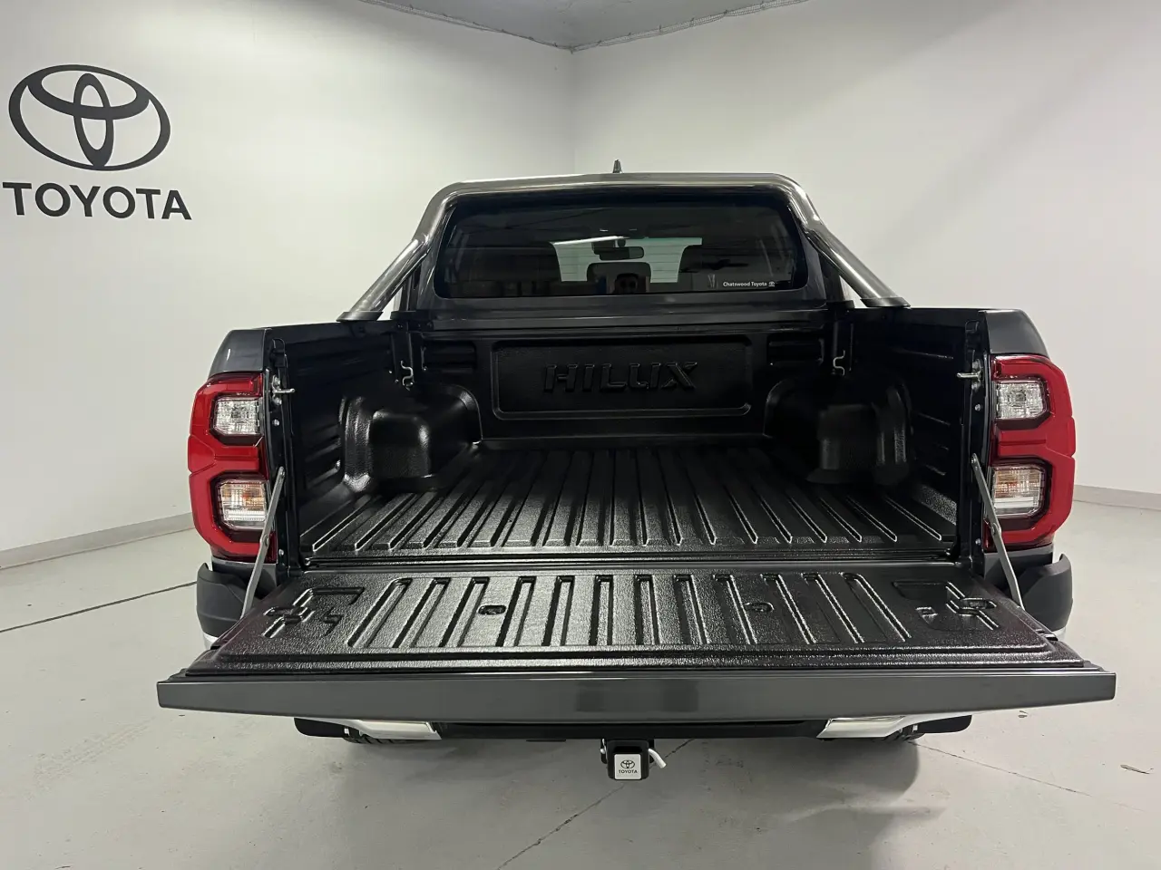 2023 TOYOTA HILUX Image 18