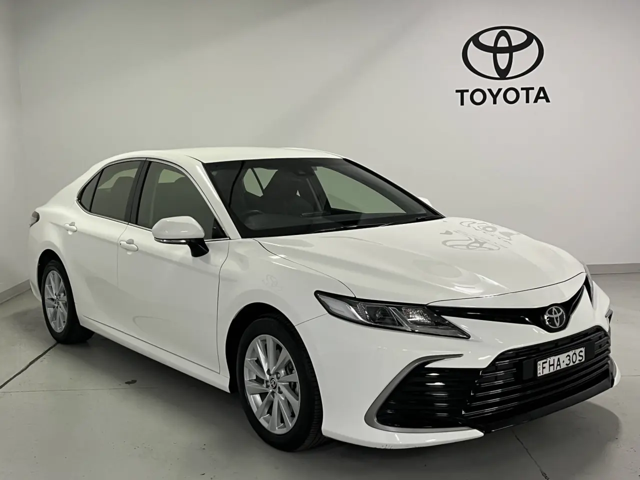 2023 Toyota Camry Gallery Image 2