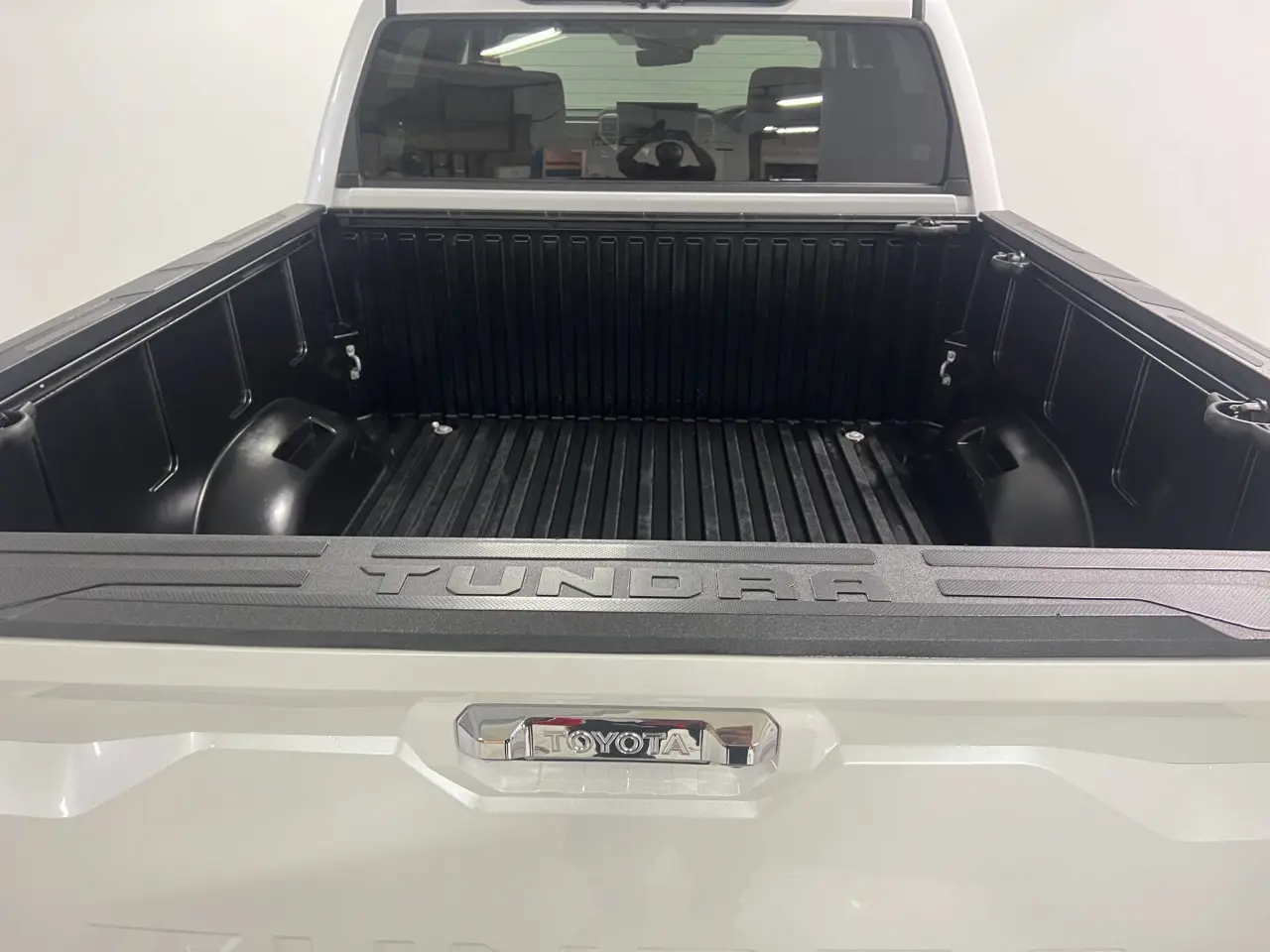 2023 TOYOTA TUNDRA Gallery Image 12
