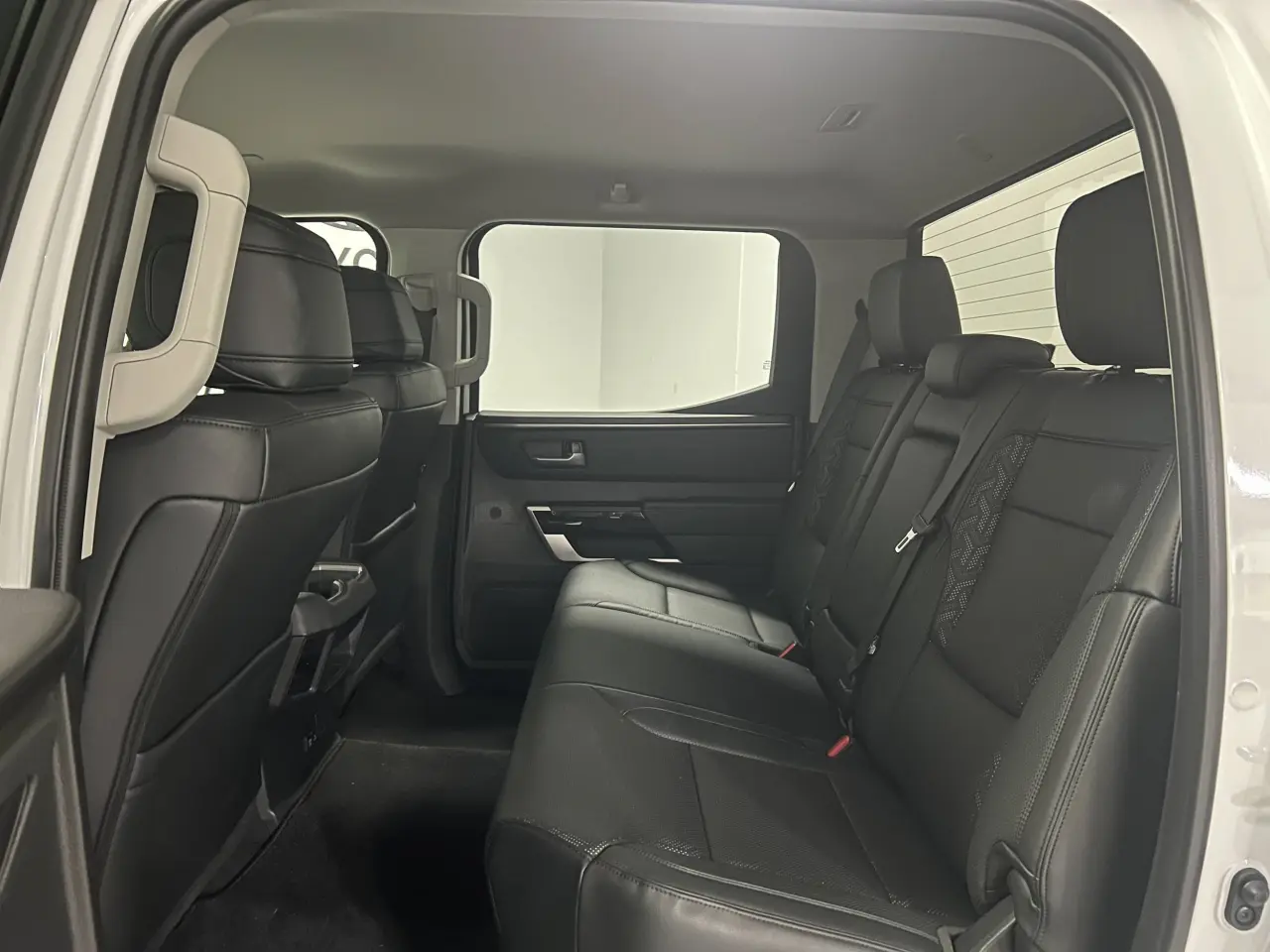 2023 TOYOTA TUNDRA Gallery Image 14