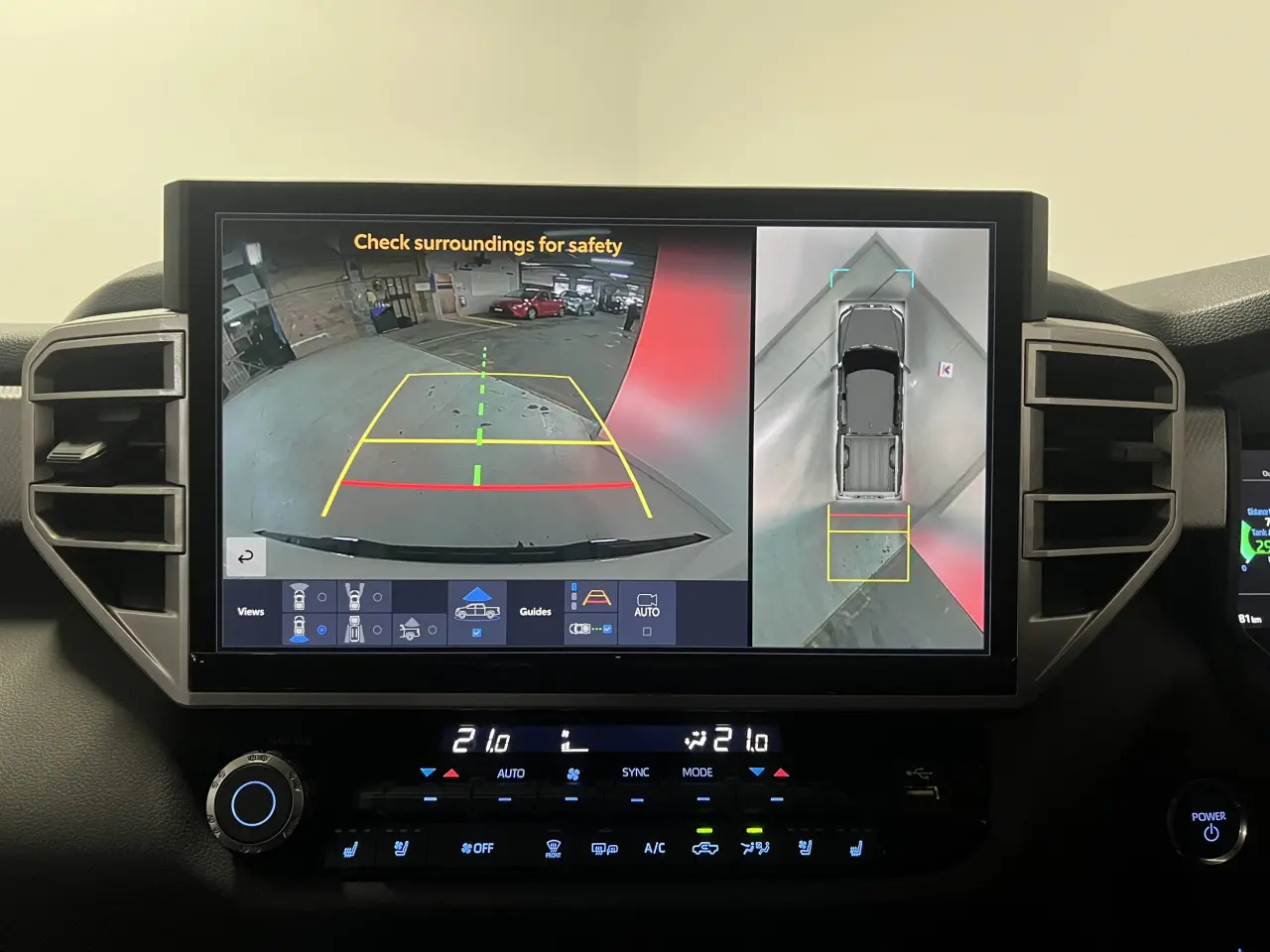 2023 TOYOTA TUNDRA Gallery Image 21