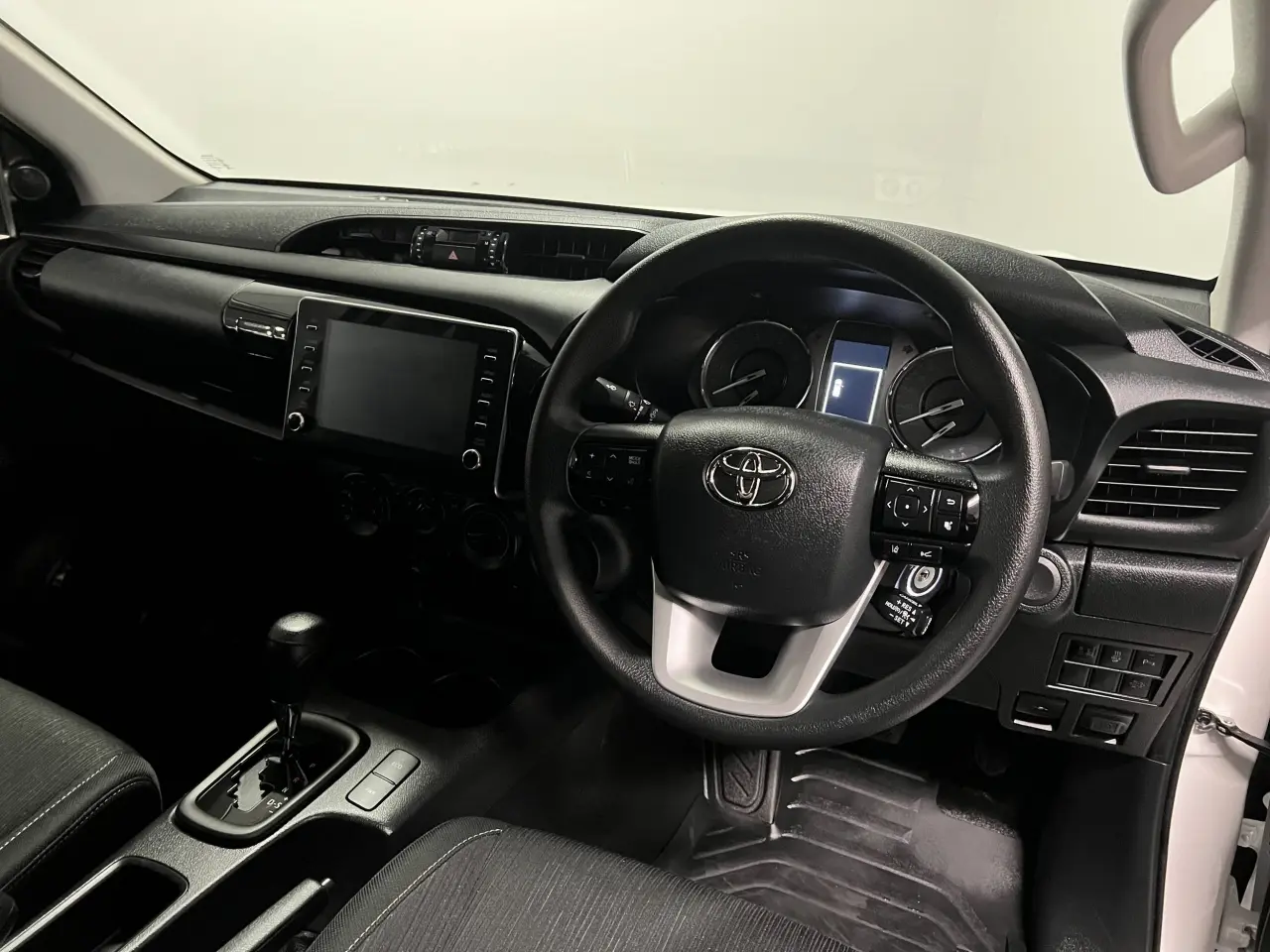 2024 TOYOTA HILUX Gallery Image 10