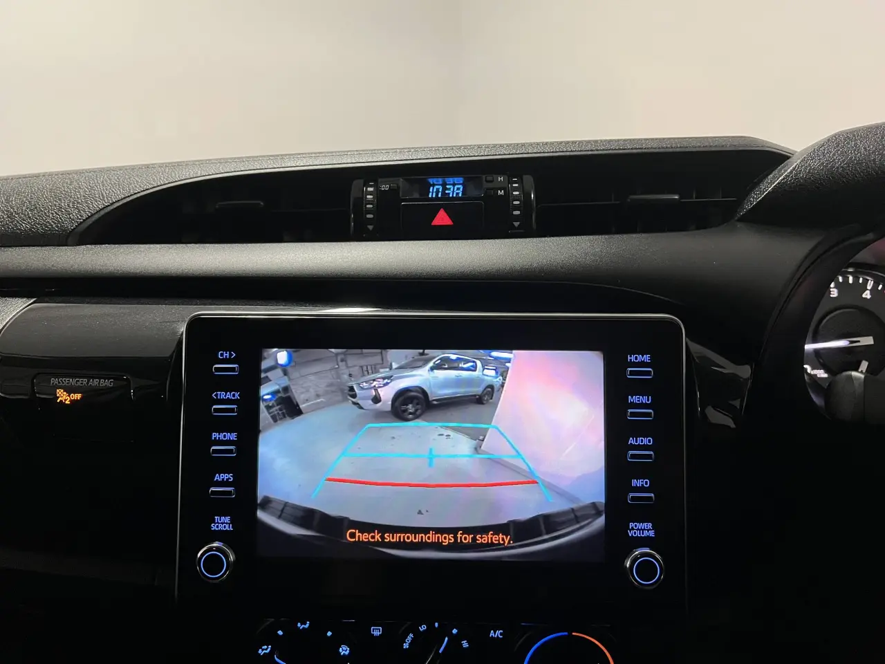 2024 TOYOTA HILUX Gallery Image 18