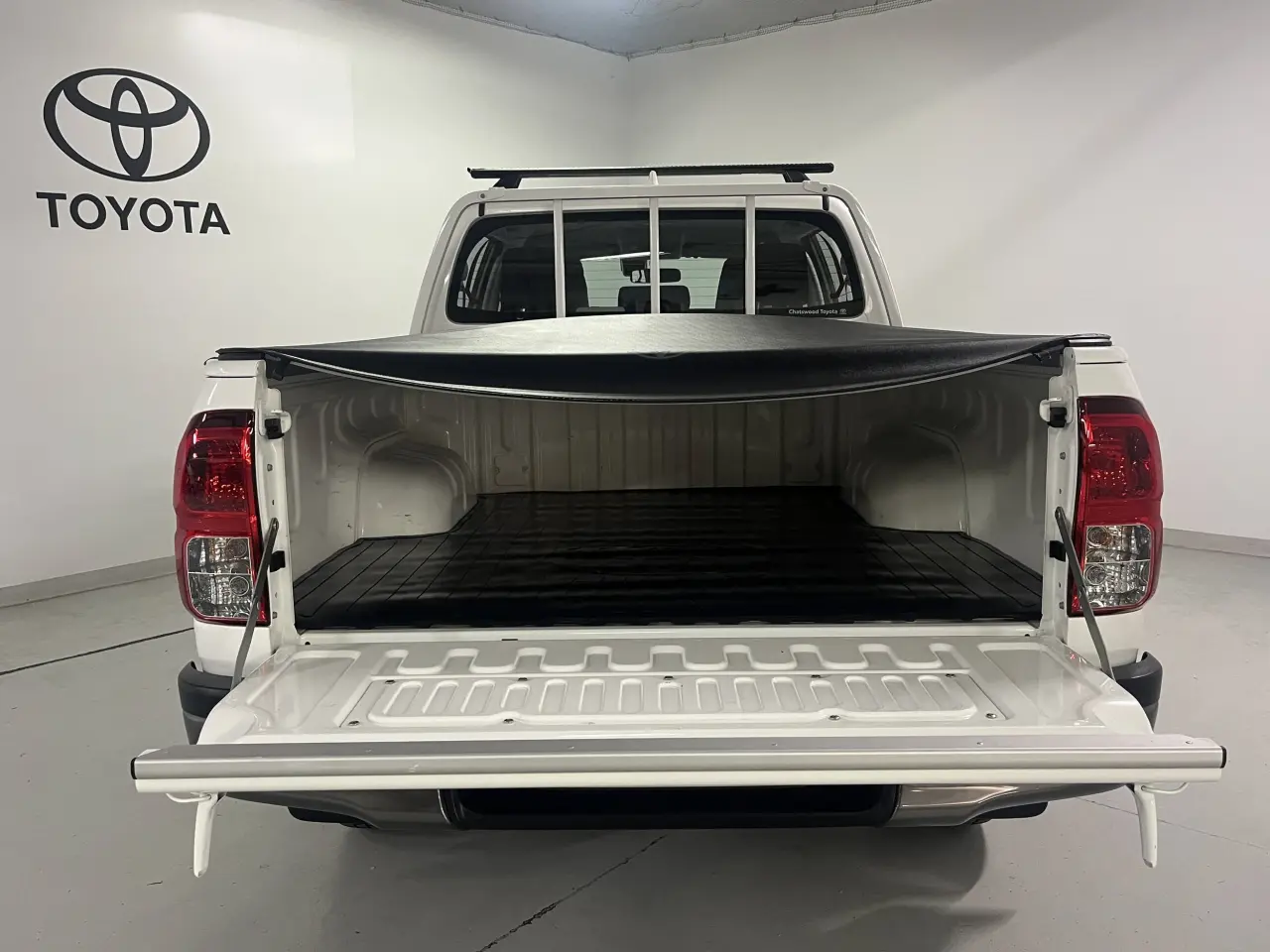 2023 Toyota Hilux Gallery Image 18