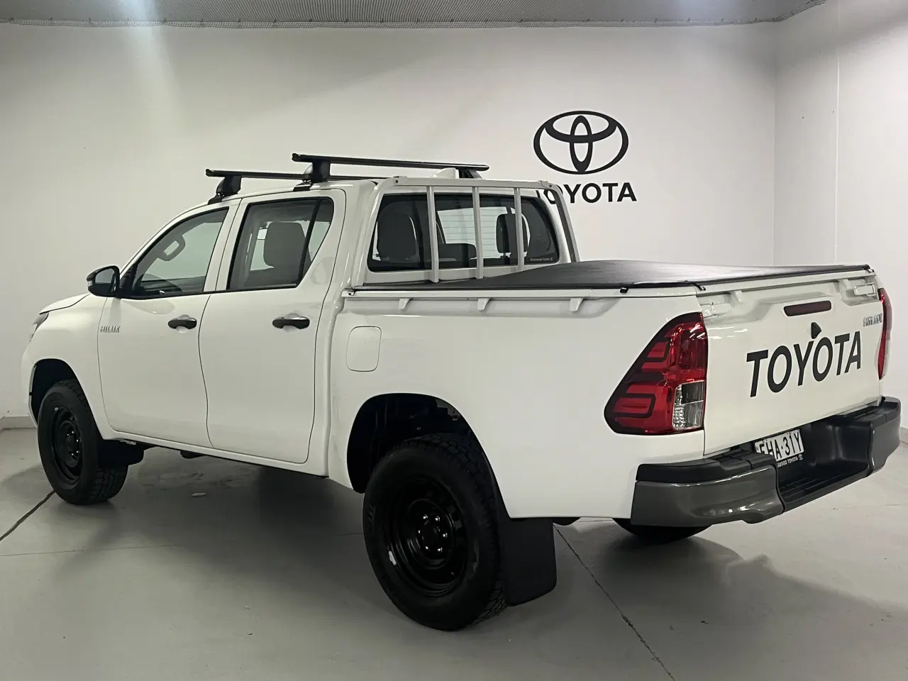 2023 Toyota Hilux Gallery Image 7