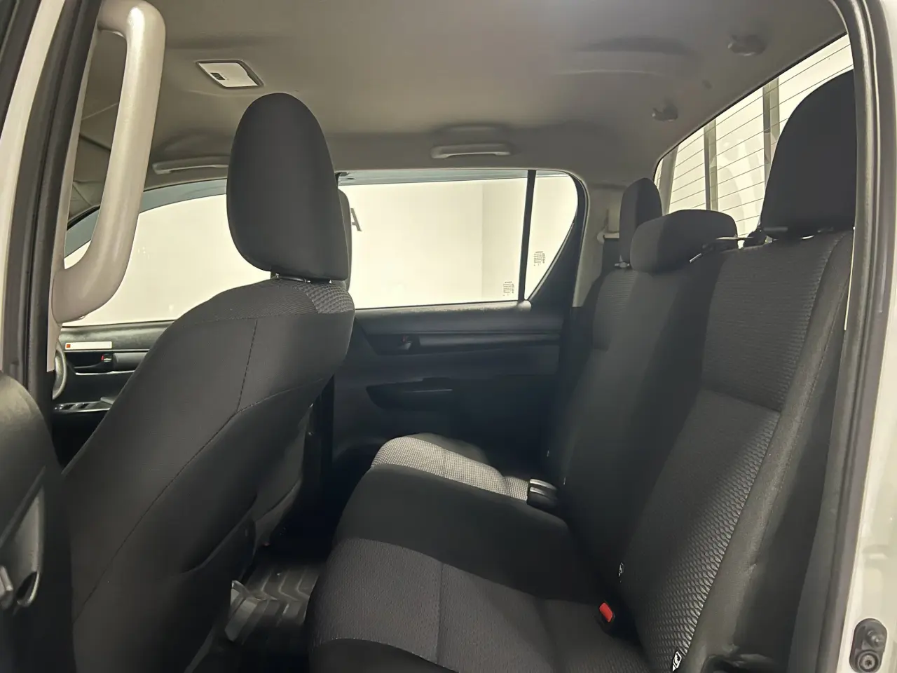 2023 TOYOTA HILUX Gallery Image 13