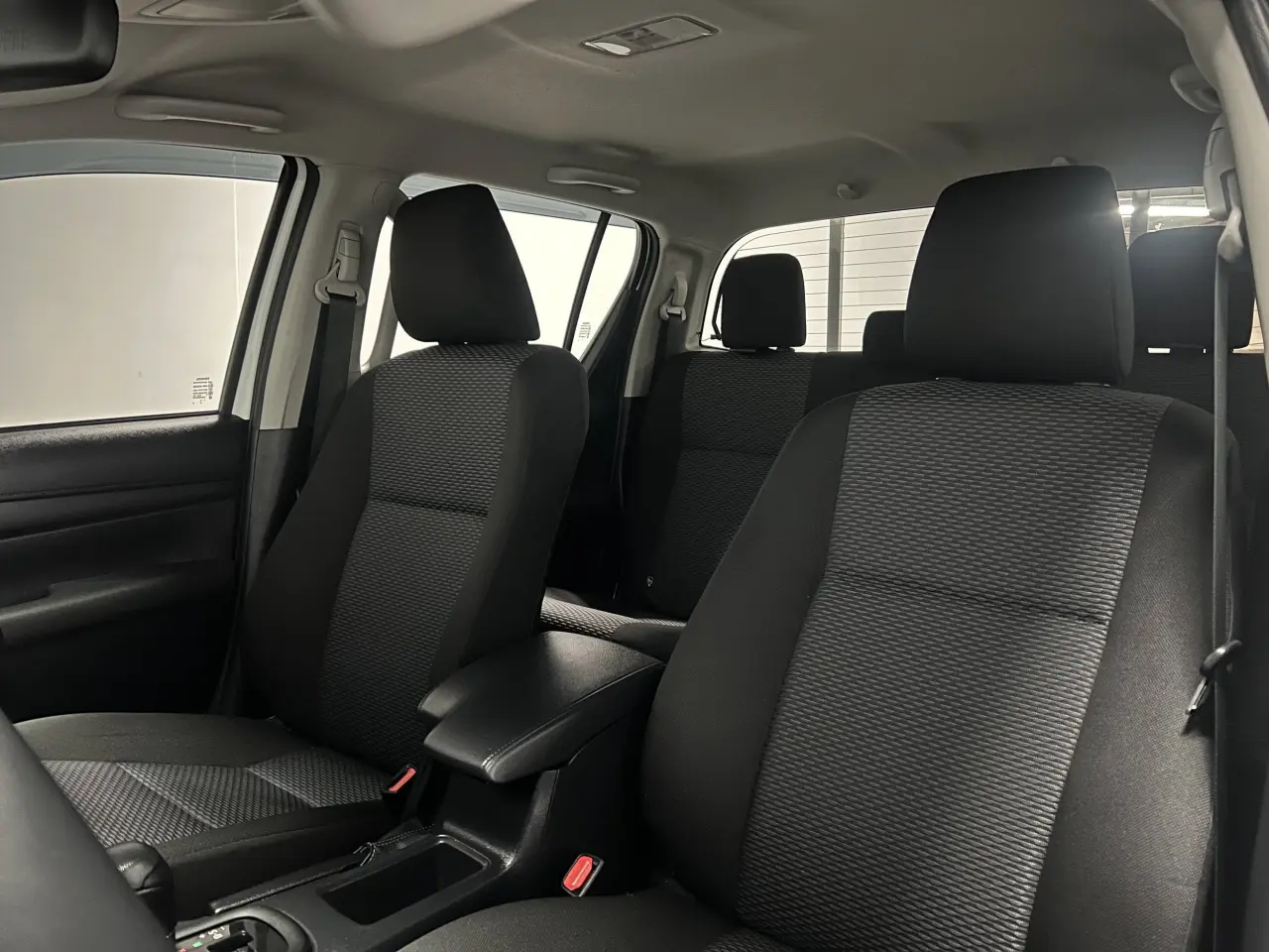 2023 TOYOTA HILUX Gallery Image 15