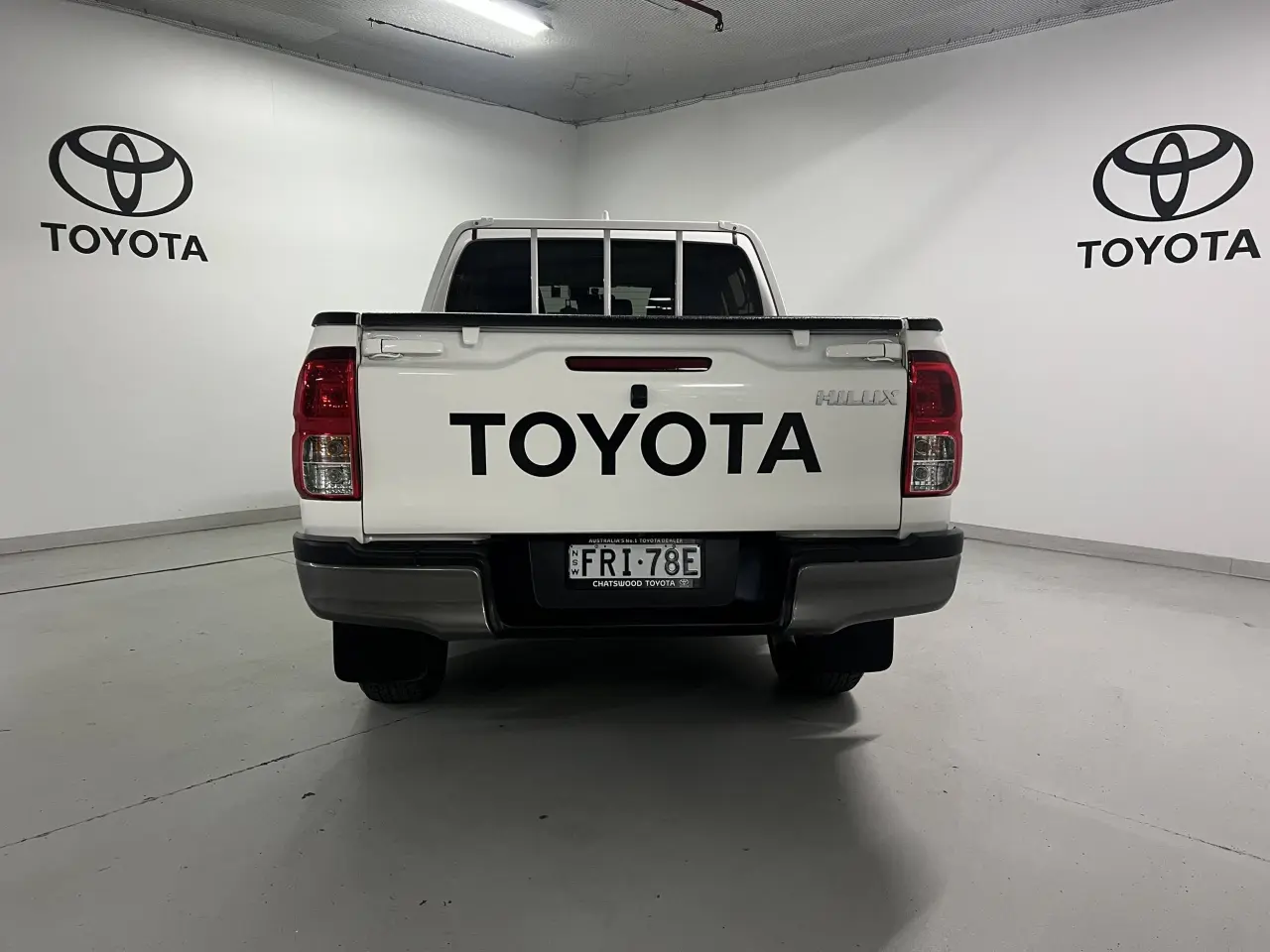 2023 TOYOTA HILUX Gallery Image 6