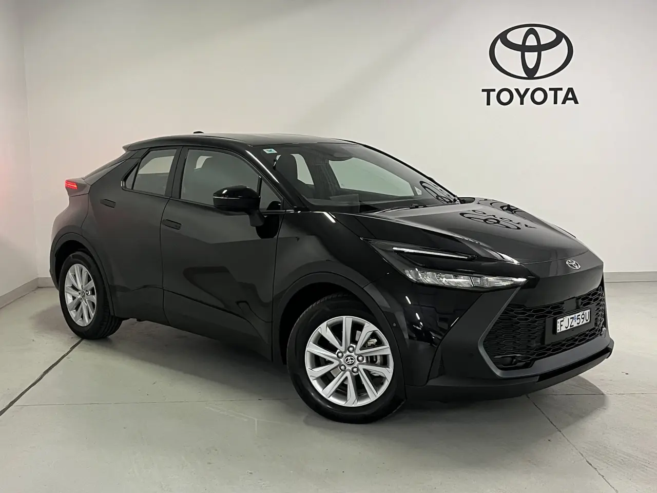 2023 TOYOTA C-HR HYBRID Image 1