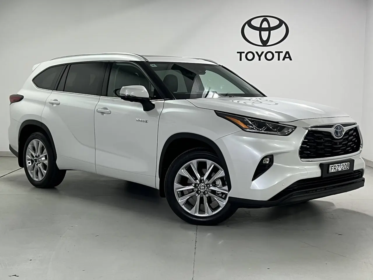 2024 TOYOTA KLUGER HYBRID Gallery Image 1