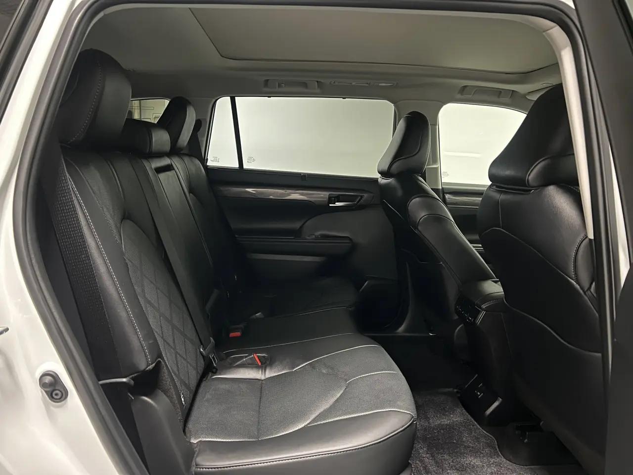 2024 TOYOTA KLUGER HYBRID Gallery Image 11