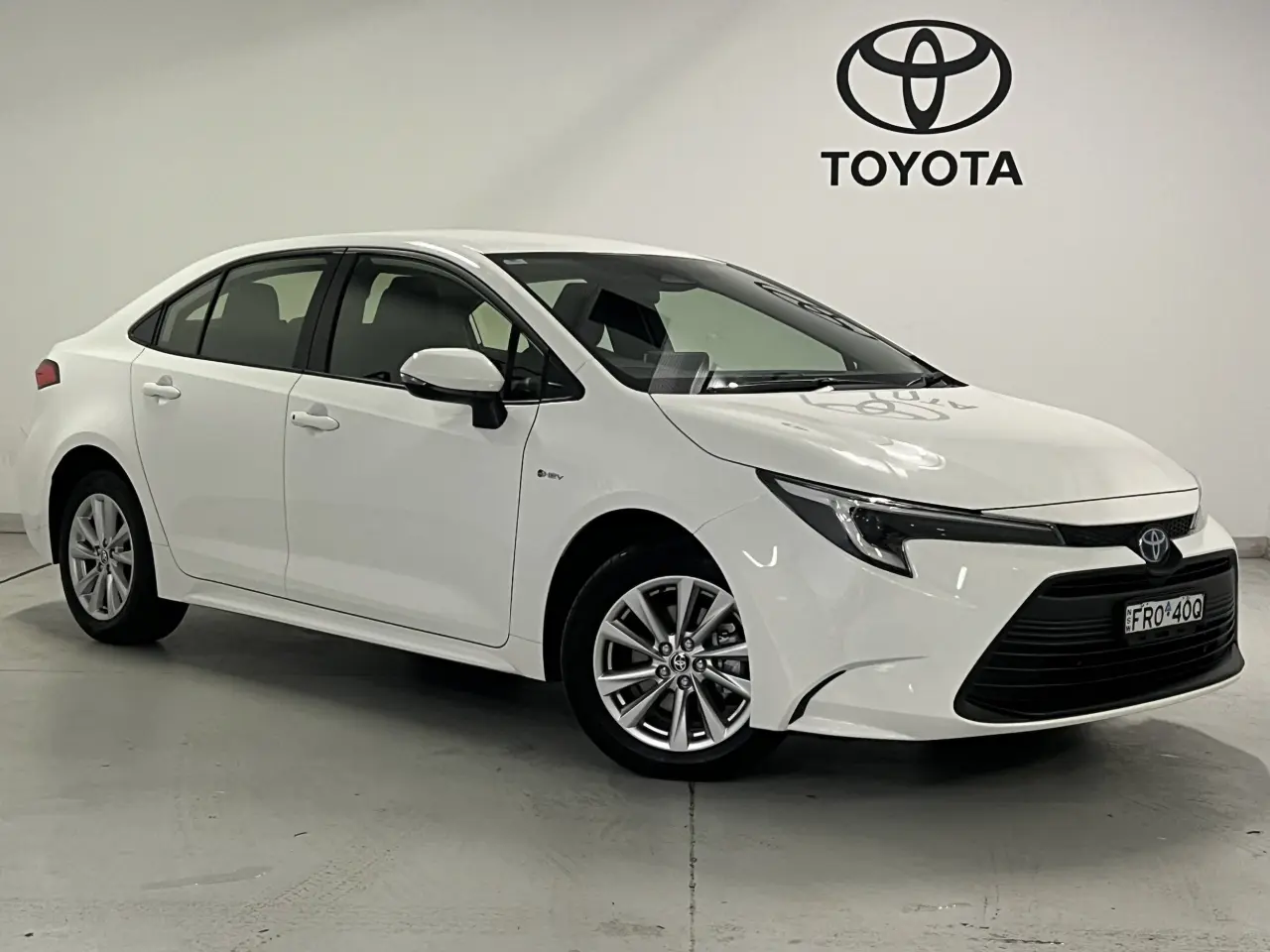 2024 TOYOTA COROLLA SEDAN HYBRID Gallery Image 1