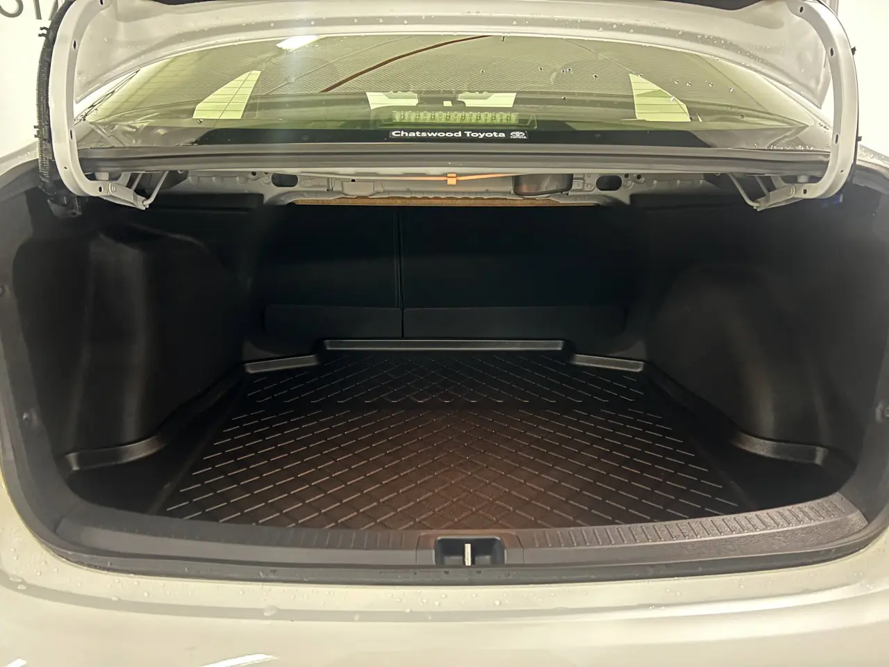 2024 TOYOTA COROLLA SEDAN HYBRID Gallery Image 12