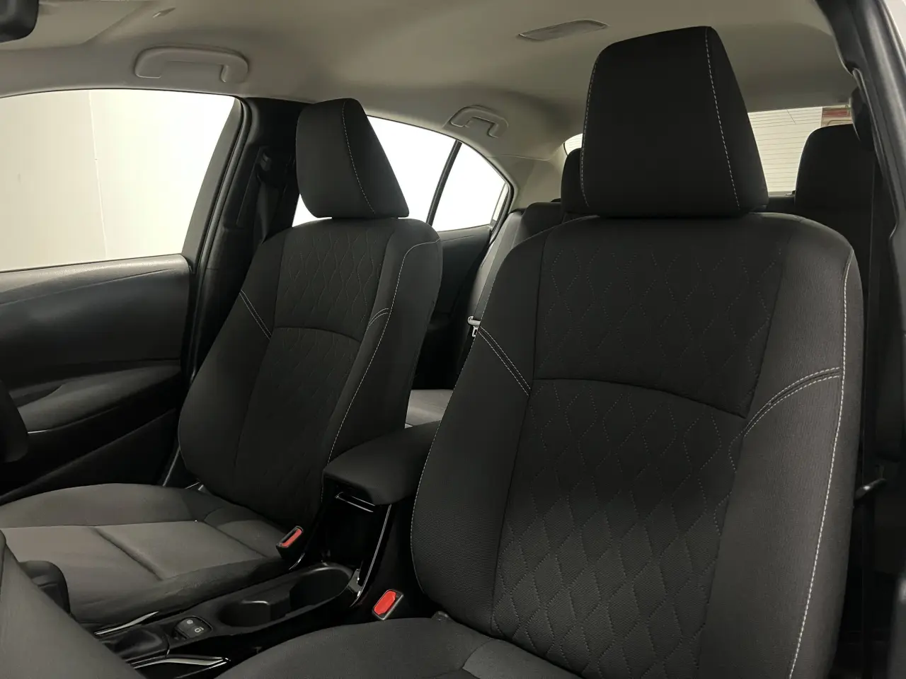2024 TOYOTA COROLLA SEDAN HYBRID Gallery Image 15