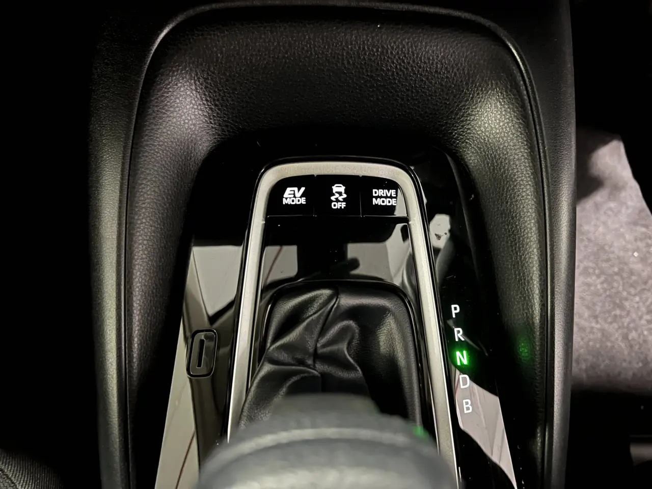 2024 TOYOTA COROLLA SEDAN HYBRID Gallery Image 20