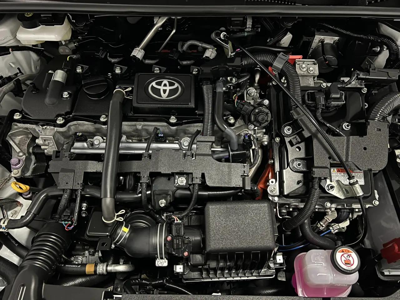 2024 TOYOTA COROLLA SEDAN HYBRID Gallery Image 21