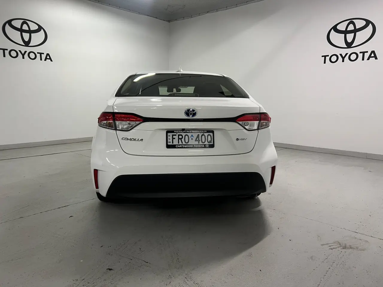 2024 TOYOTA COROLLA SEDAN HYBRID Gallery Image 6