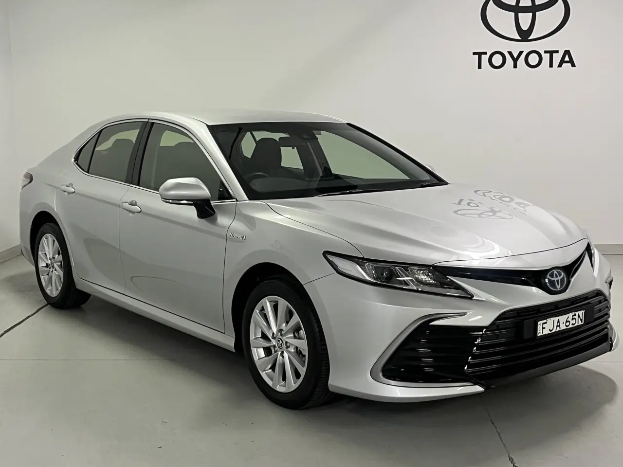 2023 TOYOTA CAMRY HYBRID Image 2