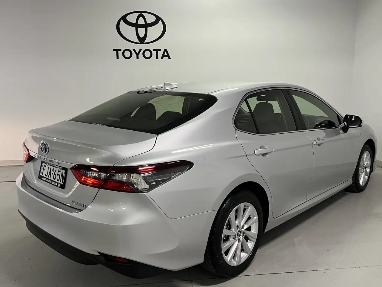 2023 TOYOTA CAMRY HYBRID Image 5