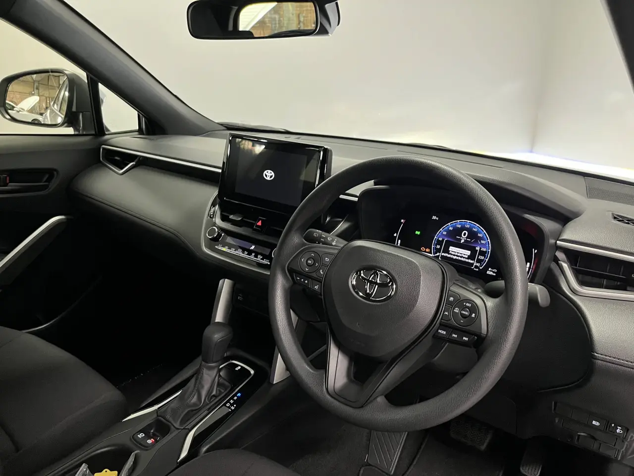 2023 TOYOTA COROLLA CROSS PETROL Image 9