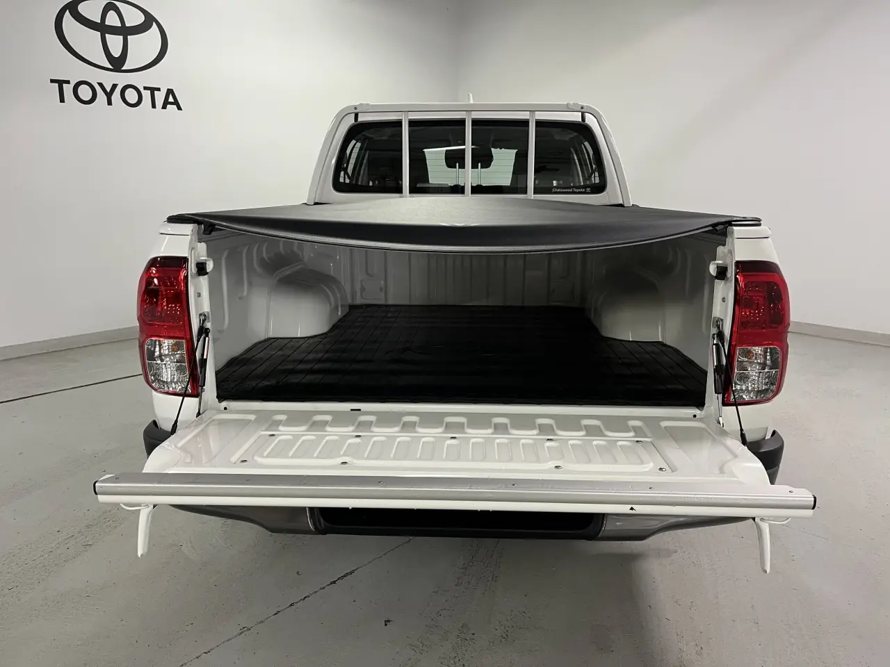 2024 Toyota Hilux Gallery Image 18