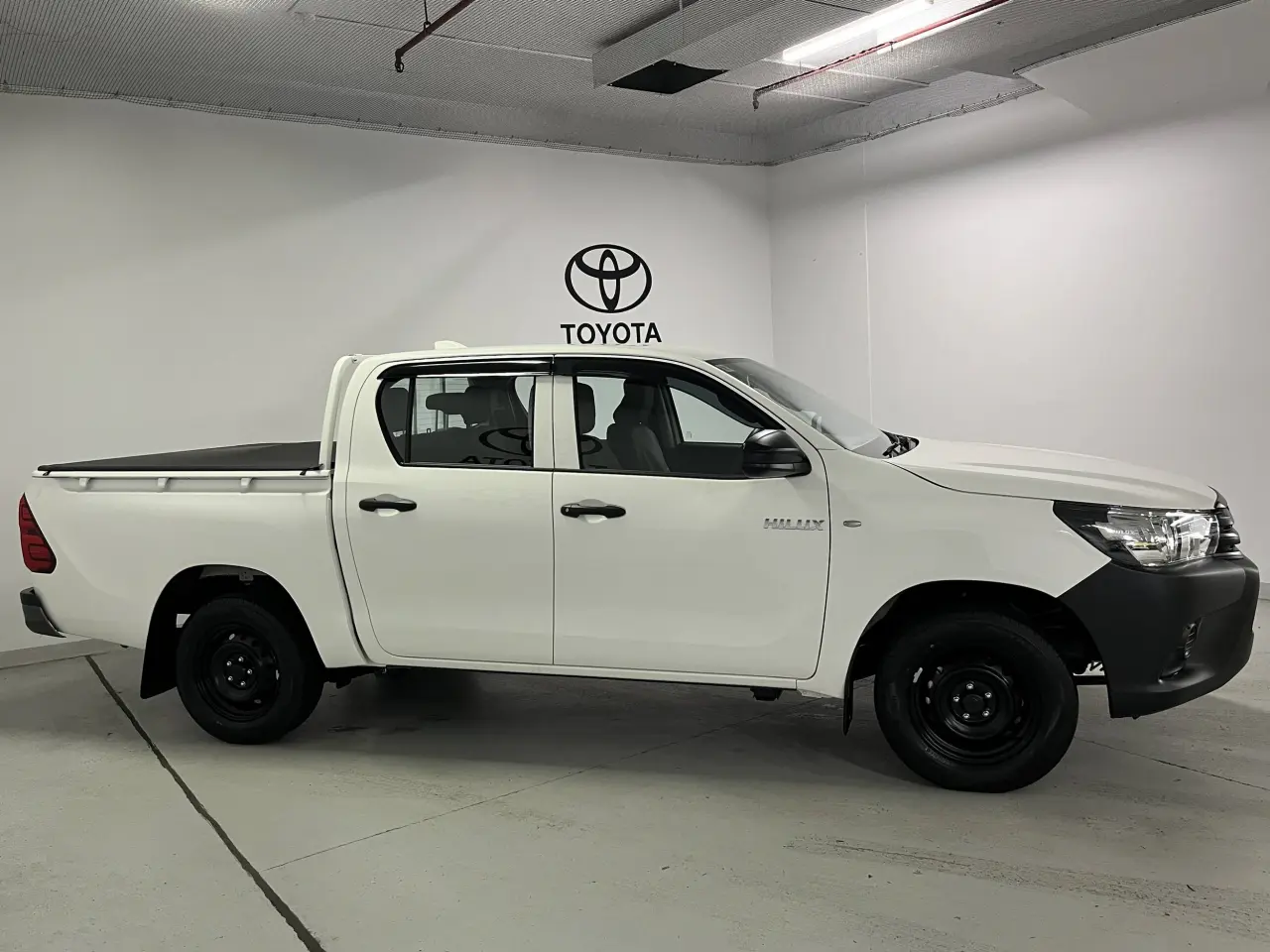 2024 Toyota Hilux Gallery Image 4