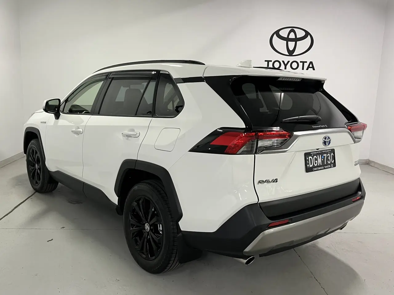 2024 TOYOTA RAV4 HYBRID Image 5