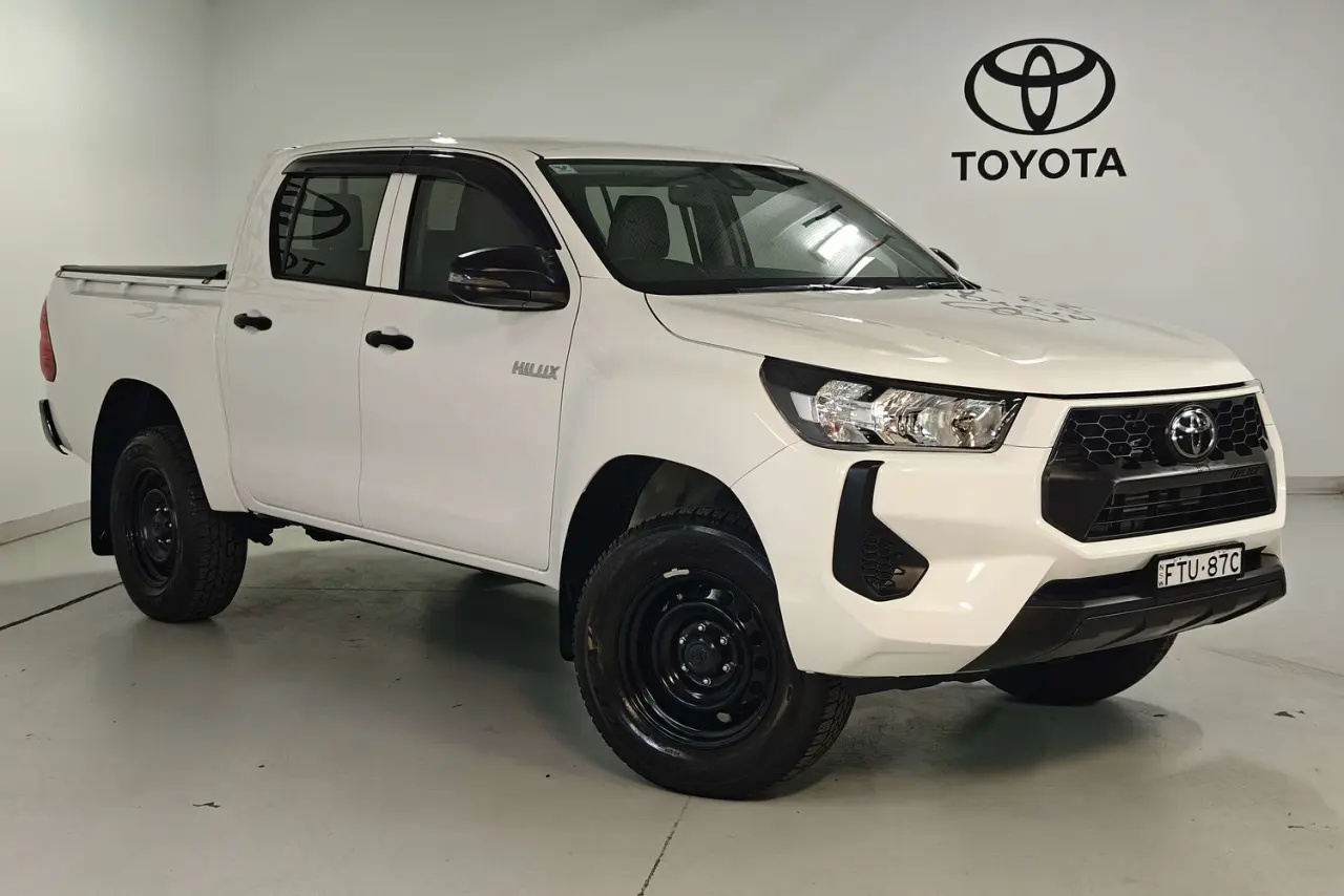 2024 Toyota Hilux Gallery Image 1